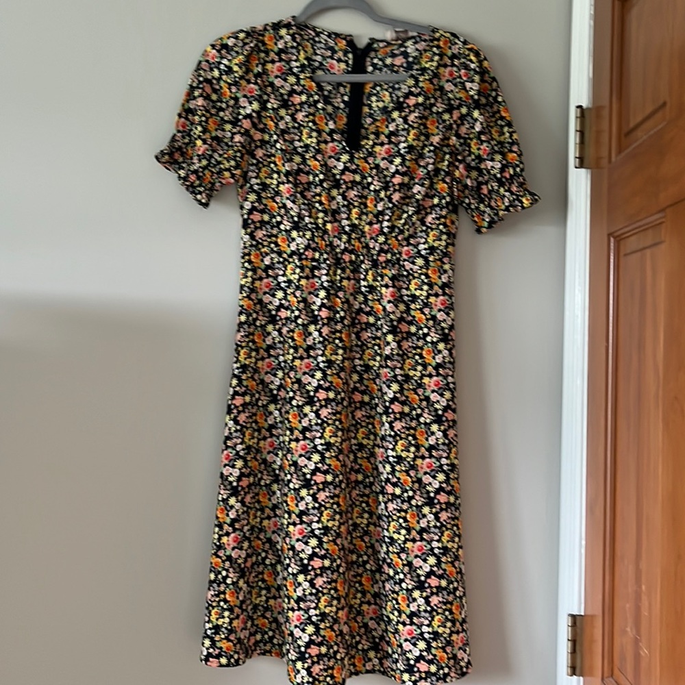 Floral midi v-neck dress